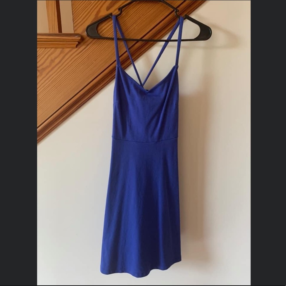 Women’s Old Navy crisscross strap dress. Size small.